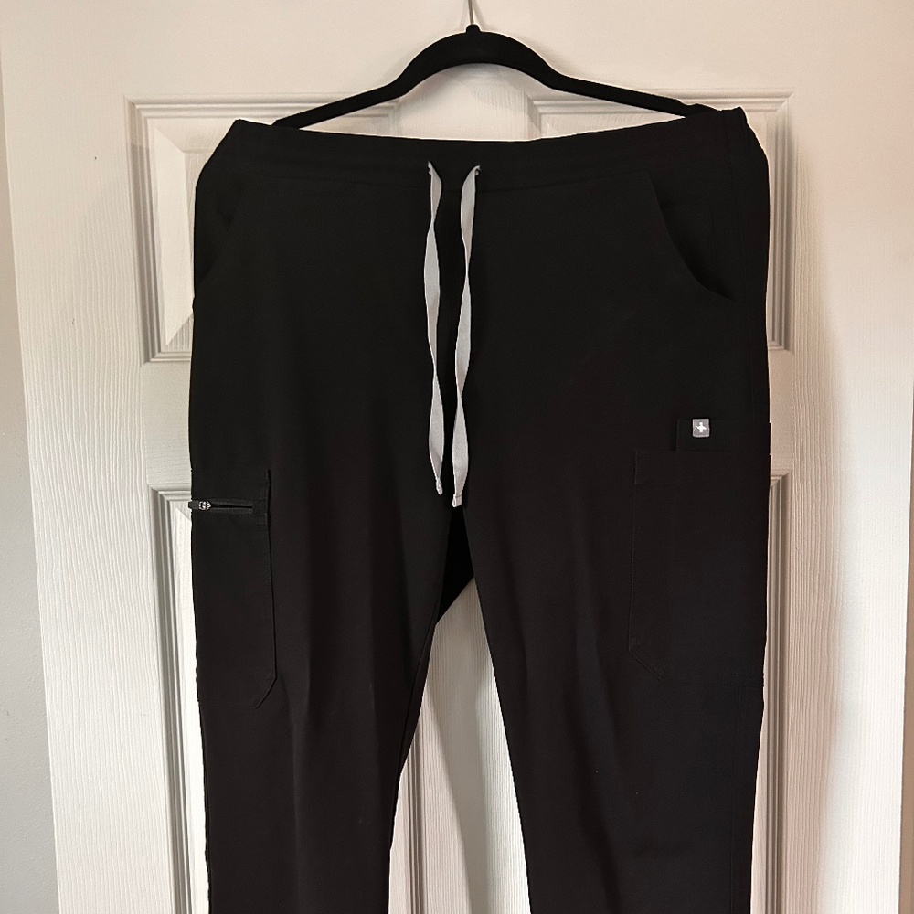 Figs Yola Bottoms Black Small Tall